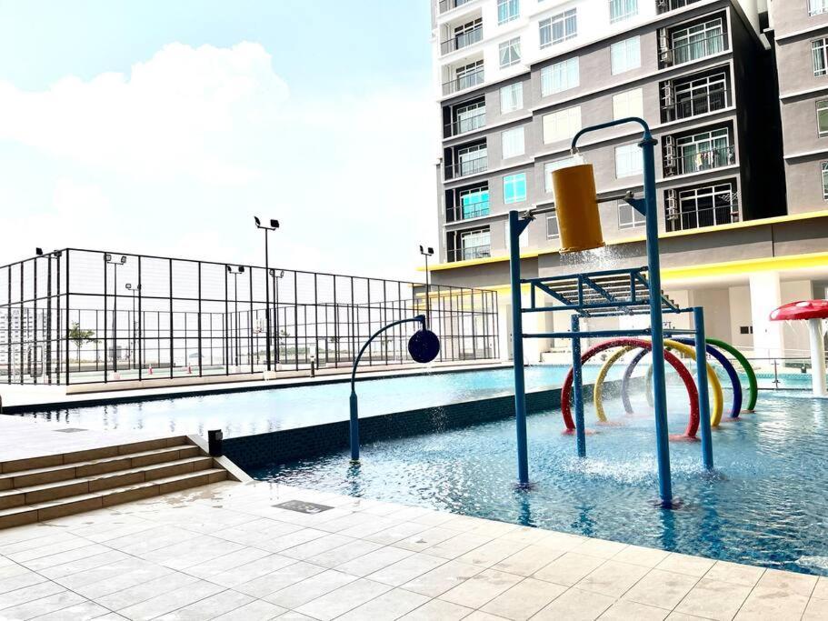 Urban Home-Swimming Pool-City Center Malacca エクステリア 写真