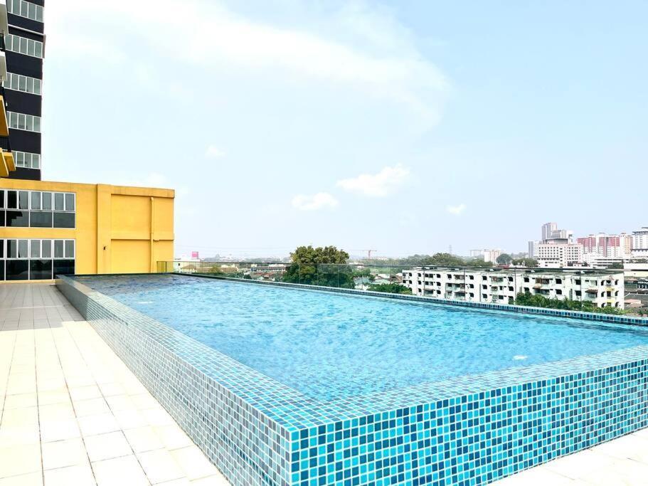 Urban Home-Swimming Pool-City Center Malacca エクステリア 写真
