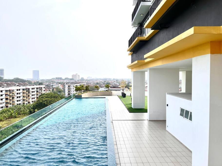 Urban Home-Swimming Pool-City Center Malacca エクステリア 写真